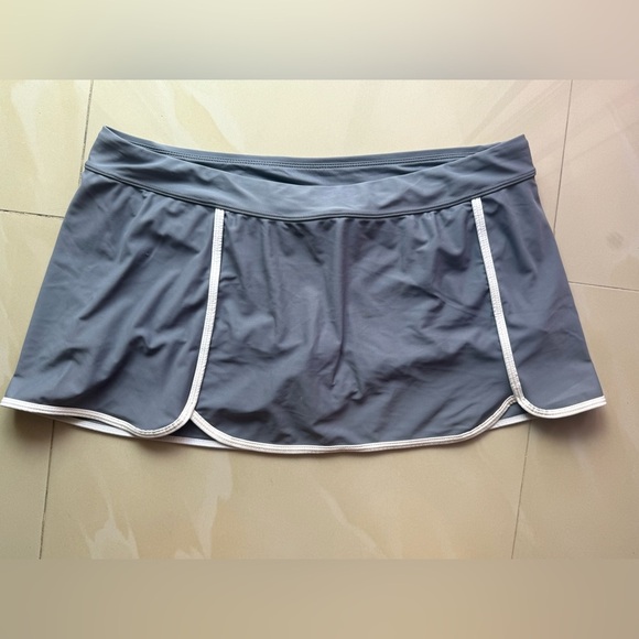 Free country skort size XL /16  sport swim button gray white stretch - Picture 13 of 14